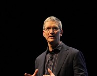 Il CEO di Apple Tim Cook parla di Facebook alla riunione con gli azionisti