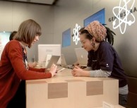 Apple: ogni giorno i punti vendita della compagnia ricevono 50.000 visite al Genius Bar