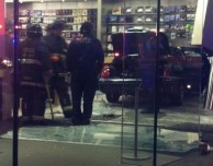 Incidente a Chicago: un auto entra in un Apple Store… aperto!