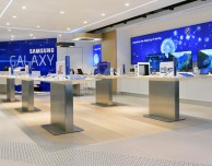 Cosa accade quando un Apple fan visita un Samsung Store