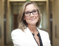 La prima nota di Angela Ahrendts sul futuro degli Apple Store