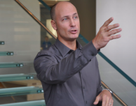 Il VP Retail Real Estate di Apple Bob Bridger lascerà l’azienda