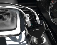 Inateck AL3001, il caricabatterie per auto con tre porte USB 3.0