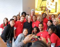 Un dipendente critica le condizioni di lavoro negli Apple Store in UK