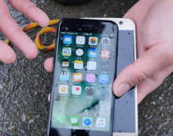 iPhone 7 contro Galaxy S7: chi resiste di più all’acqua?