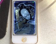 Dopo mesi nei fondali di un lago, un iPhone 4 continua a funzionare!