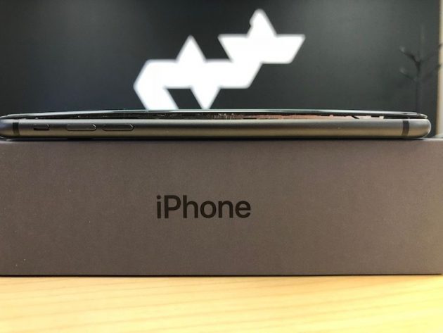 iPhone 8 Plus, nuovi casi di dispositivi con display distaccati