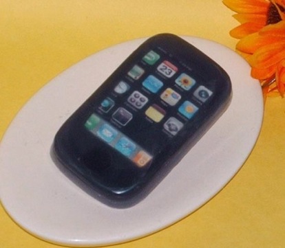 La saponetta a forma di iPhone…