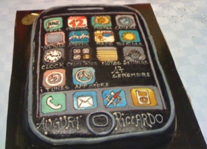Una torta a forma di iPhone
