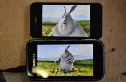 Il Retina display dell’iPhone 4 batte lo schermo AMOLED del Samsunsg Galazy S