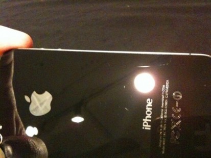 Graffi sull’iPhone 4, ma non doveva essere resistente?