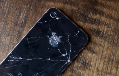 Apple sostituisce 3 iPhone 4 frantumati
