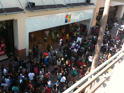 Al Fashion Valley di San Diego la guerra delle code Microsoft vs Apple