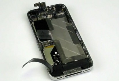 Stop motion di un iPhone 4 smontato…