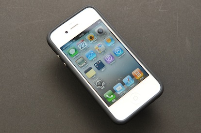 iPhone 4 bianco nel suo Bumper!