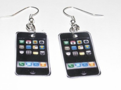 Nuovi orecchini a forma di iPhone
