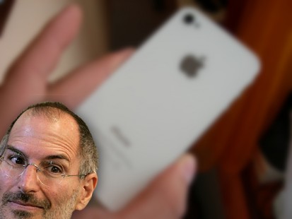 Un ragazzo newyorkese guadagna 130.000$ vendendo iPhone 4… bianchi! [Aggiornato]