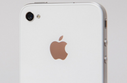 Il ritardo di produzione dell’iPhone 4 bianco non è dovuto a problemi con la fotocamera