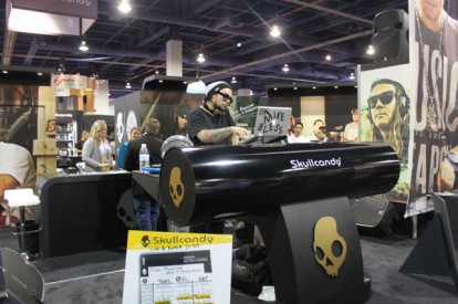 CES 2011: iPhoneItalia e iStuff nello stand della Skullcandy