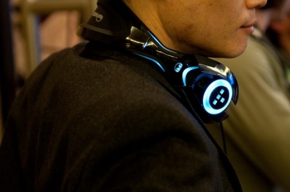 CES 2011: Monster presenta le cuffie e il dock audio per iPhone ispirati a Tron