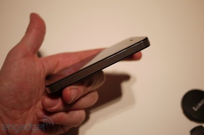 Dove è finito l’alloggio della SIM/MiniSIM sull’iPhone 4 CDMA di Verizon?
