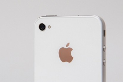 Risolti i problemi di vernice sull’iPhone 4 bianco?