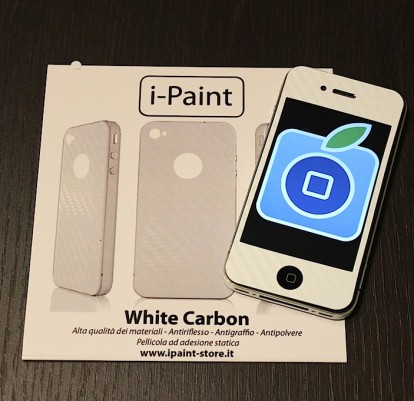 i-PAINT White Carbon, la skin economica che trasforma in bianco il nostro iPhone 4! [VideoRecensione iPhoneItalia]