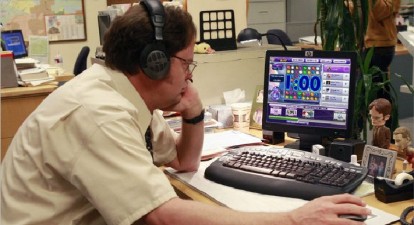 Dipendente pubblica chiede internet per giocare su Facebook durante il lavoro! [CURIOSITA’]