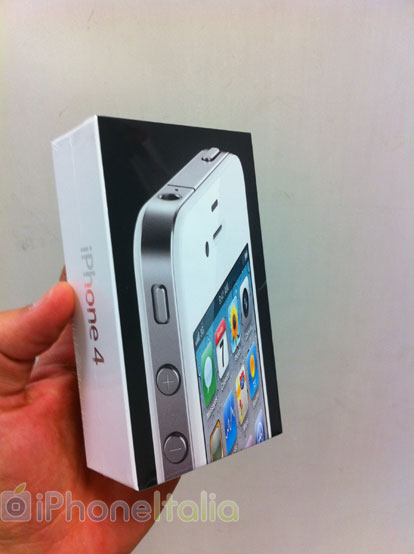 Ufficiale: l’iPhone 4 bianco arriverà domani 28 aprile!