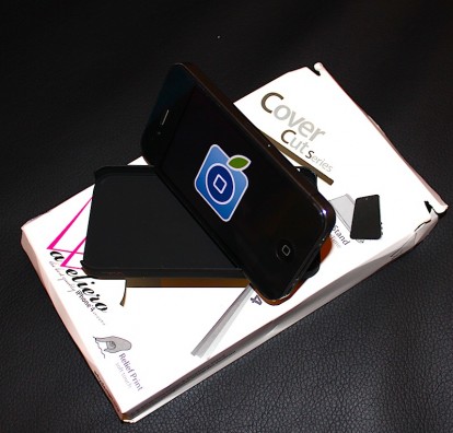 Da VaVeliero arrivano le Cover Cut for iPhone 4, moderne custodie con taglio laterale per Facetime e Video a mani libere! [VideoRecensione iPhoneItalia]