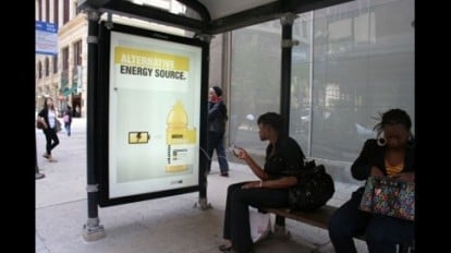 La pubblicità che ricarica l’iPhone