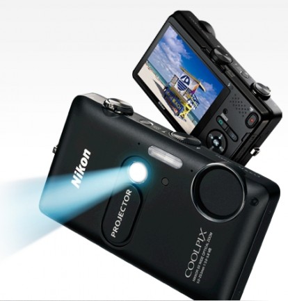 Nikon Coolpix S1200pj: fotocamera con proiettore incorporato e compatibile con iPhone [Aggiornato con video]