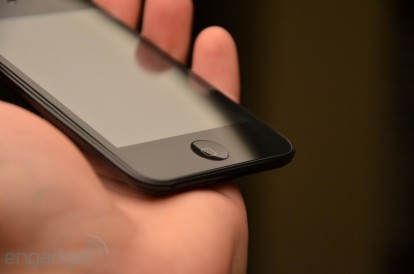 iPhone 5: eccolo in foto, peccato sia un fake realizzato in Cina