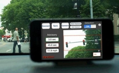 iPhone utilizzato per consumare meno carburante mentre si guida