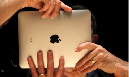 Apple accusata di promuovere la pornografia in Cina