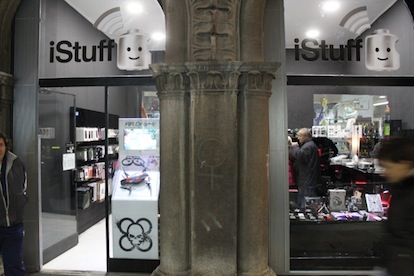 iStuff apre anche a Pavia, ecco le foto del Day One