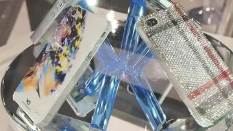 White Diamonds mostra la linea di cover per iPhone con cristalli Swarovski