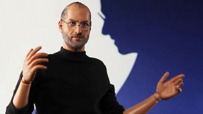 I legali di Apple chiedono di fermare la vendita dell’action figure di Steve Jobs