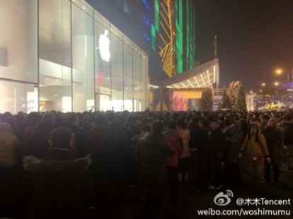 In Cina è iPhonemania: guardate che fila!