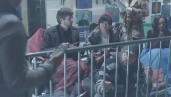 Samsung deride i possessori di iPhone nel nuovo spot per il Galaxy S II