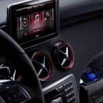 Mercedes Benz offrirà completa integrazione con iPhone 4S e Siri nelle sue nuove Classe A