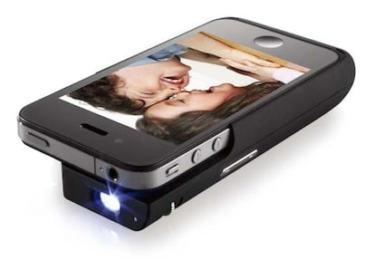 Aiptek i15: un nuovo mini proiettore per iPhone 4/4S
