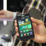 Al MWC in mostra lo smartphone LG Optimus 3D Max