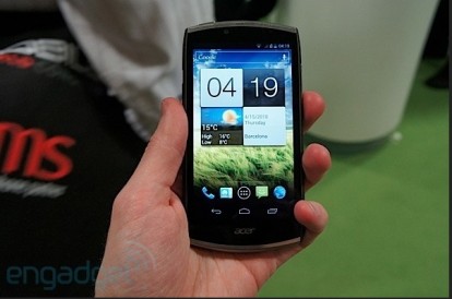 Acer mostra lo smartphone CloudMobile al MWC 2012