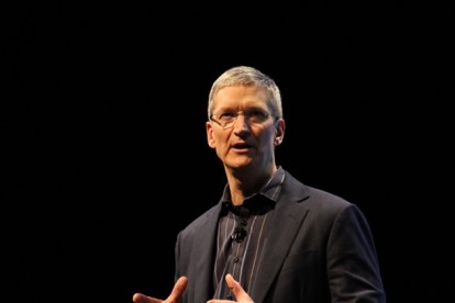 Il CEO di Apple Tim Cook parla di Facebook alla riunione con gli azionisti