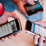 Più smartphone, app e social network: ecco come è cambiato il rapporto fra gli italiani e il cellulare