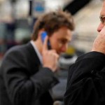 A cosa non rinuncerebbero mai gli italiani? Al cellulare, ovvio!