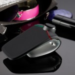 Parrot presenta MINIKIT Neo, il kit vivavoce portatile ultra compatto a comando vocale