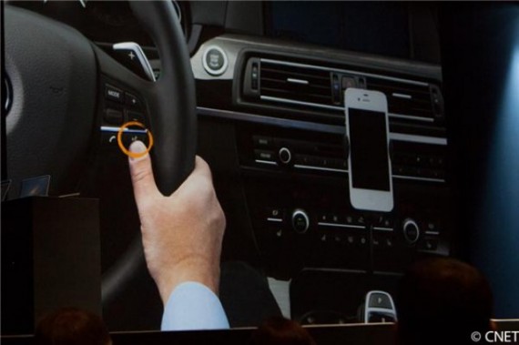 Apple si è “dimenticata” di avvertire alcune case automobilistiche sull’introduzione di un tasto per Siri nelle auto