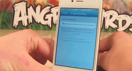 BrightnessPlug, il tweak che permette di ottenere un livello di luminosità predefinito quando l’iPhone viene collegato all’alimentazione – Cydia